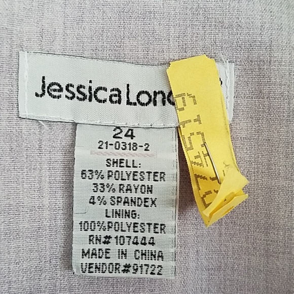 Size 24 gray skirt suit with Pockets - Picture 3 of 3